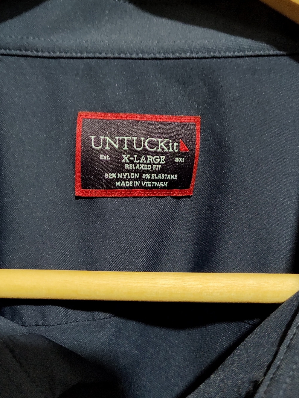 Untuckit Men's Size XL Relaxed Fit Gironde Navy Blue Button Down Long Sl Shirt - Picture 7 of 9